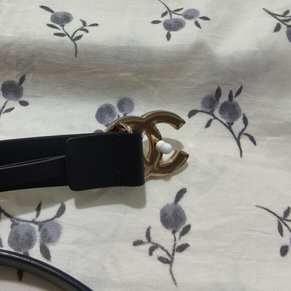 Chanel Black Slim Belt with Dazzling Gold CC Clasp - Picture 4 of 5
